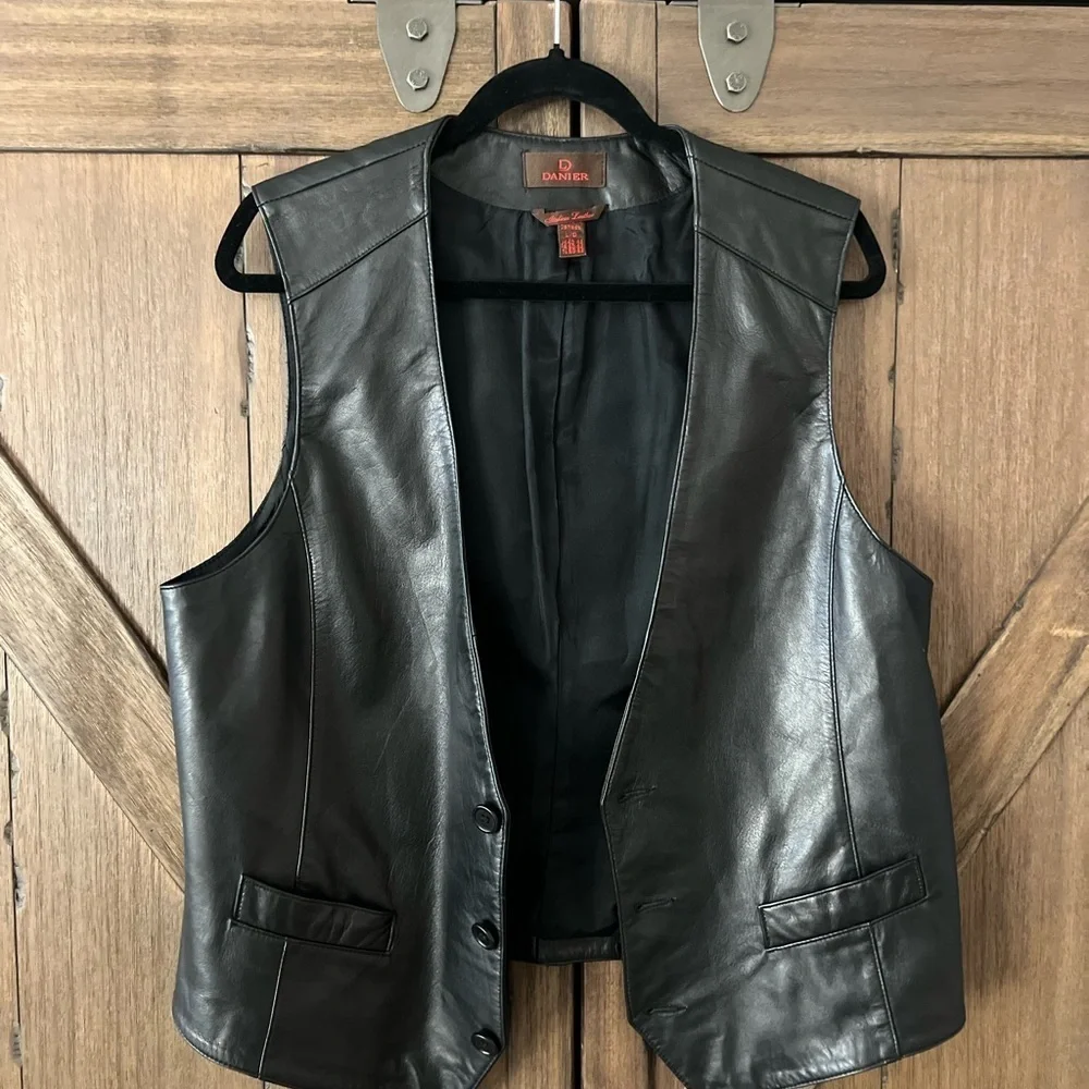 Danier Italian Leather Button Up Vest Black Size Large